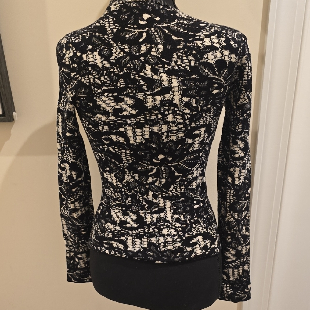 Express Monochrome Patterned Knit - image 5